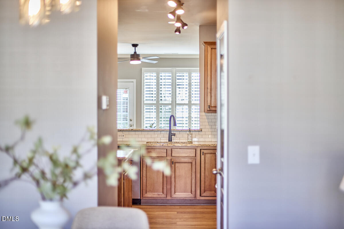 4411 Sugarbend Way Raleigh, NC 27606 - Photo 10 of 39 010