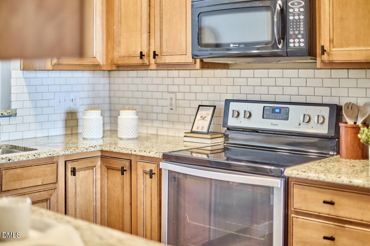 4411 Sugarbend Way Raleigh, NC 27606 - Photo 14 of 39 014