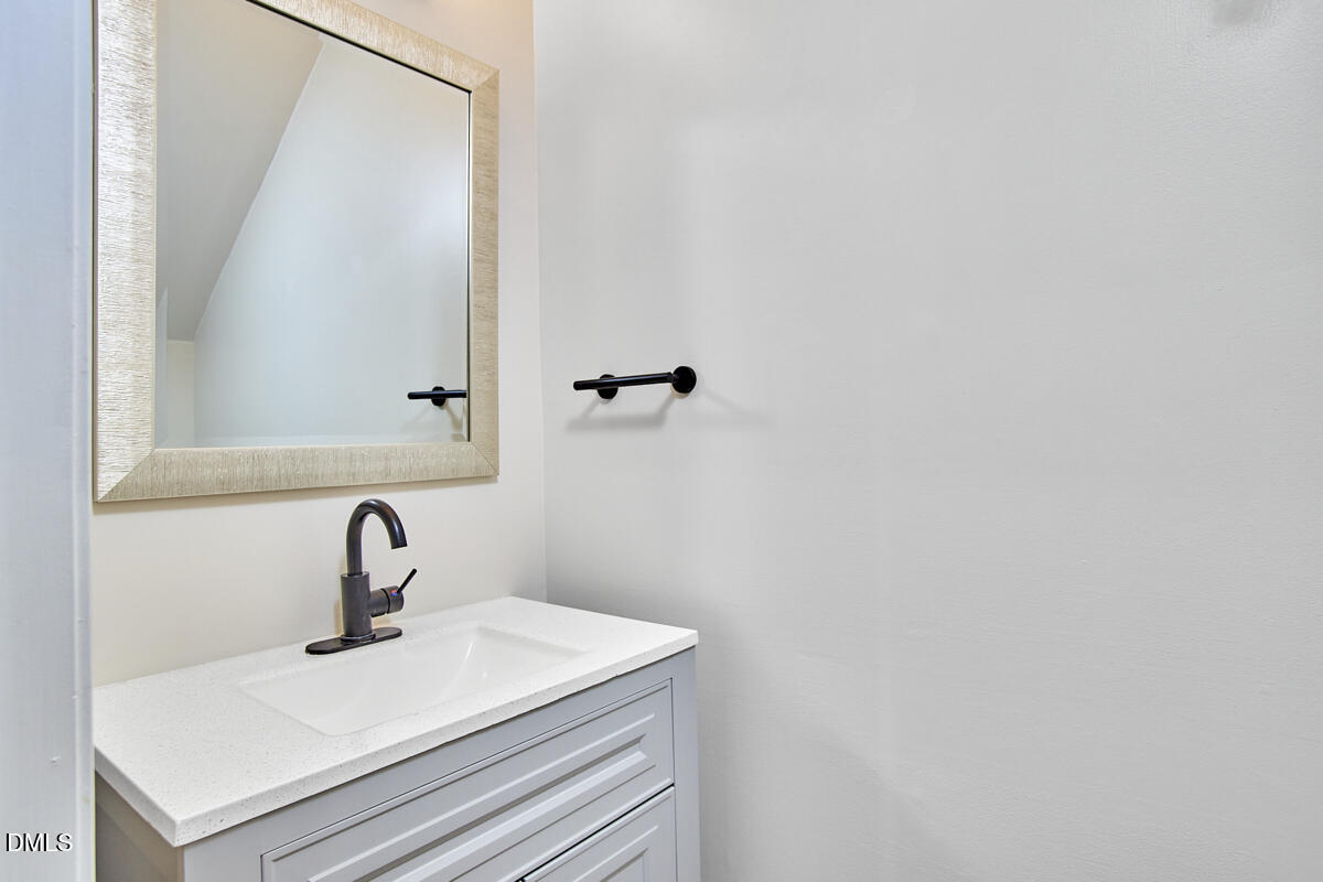 4411 Sugarbend Way Raleigh, NC 27606 - Photo 23 of 39 023