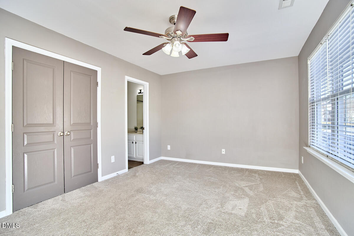 4411 Sugarbend Way Raleigh, NC 27606 - Photo 31 of 40 030