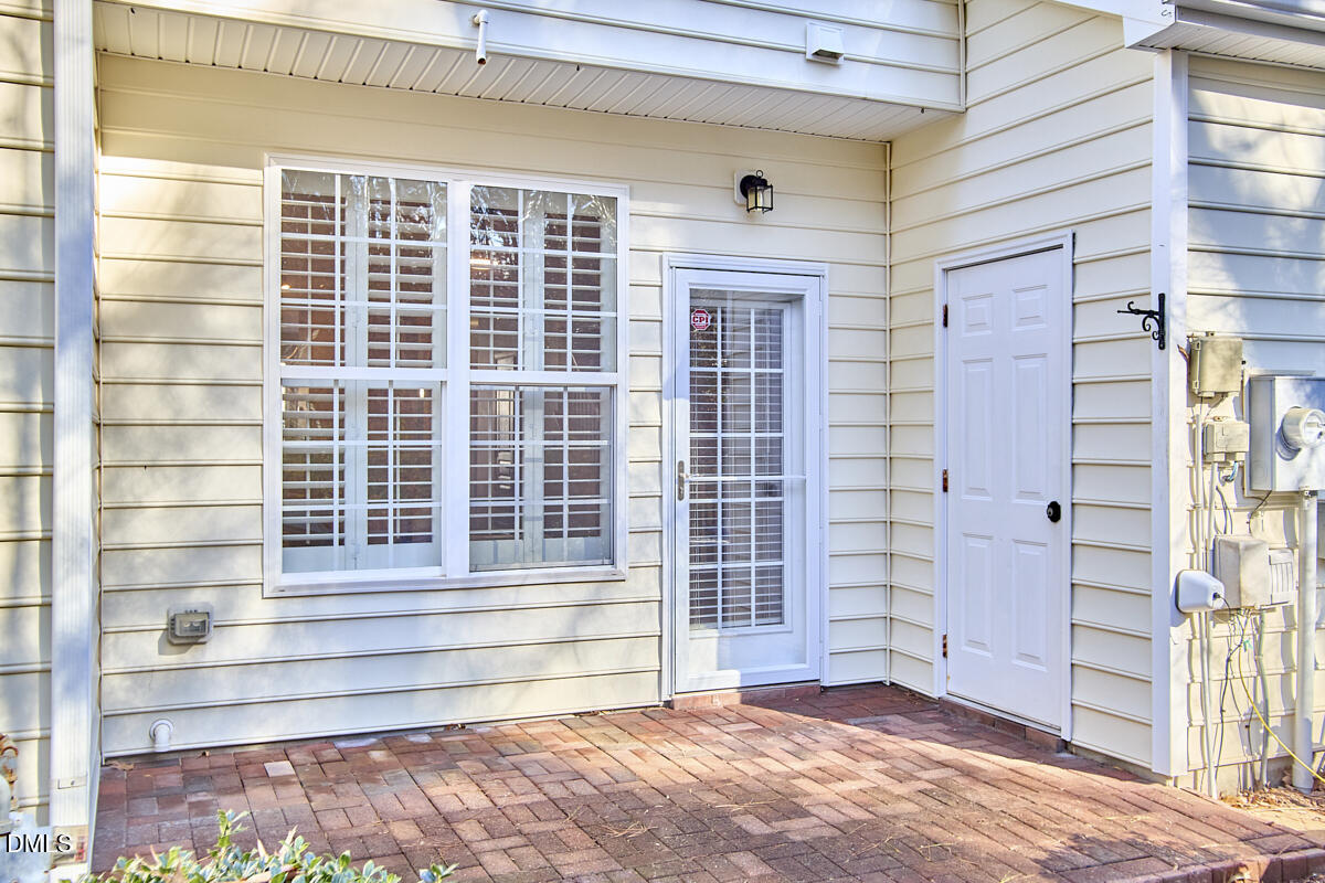 4411 Sugarbend Way Raleigh, NC 27606 - Photo 33 of 39 033