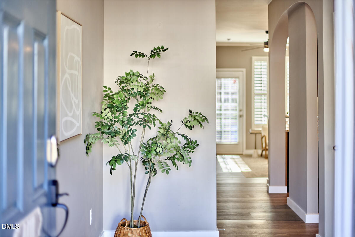 4411 Sugarbend Way Raleigh, NC 27606 - Photo 3 of 39 003