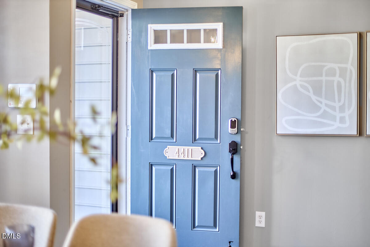 4411 Sugarbend Way Raleigh, NC 27606 - Photo 4 of 39 004