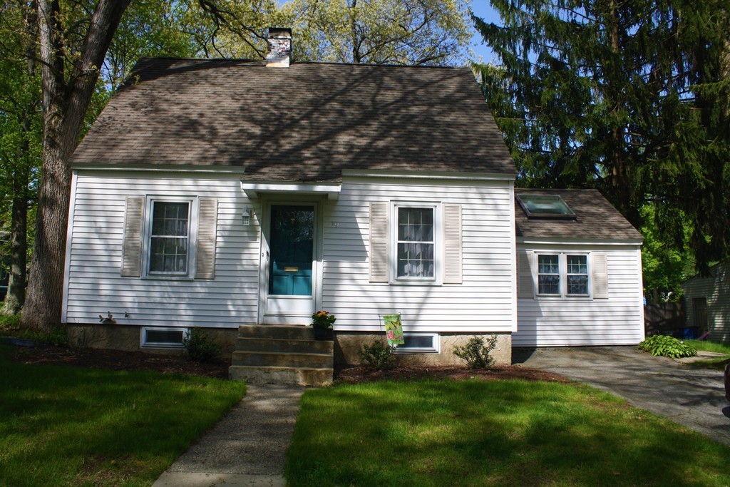 19 Westbrook Road Worcester, MA 01602 - Photo 2 of 30 Gallery Image 2