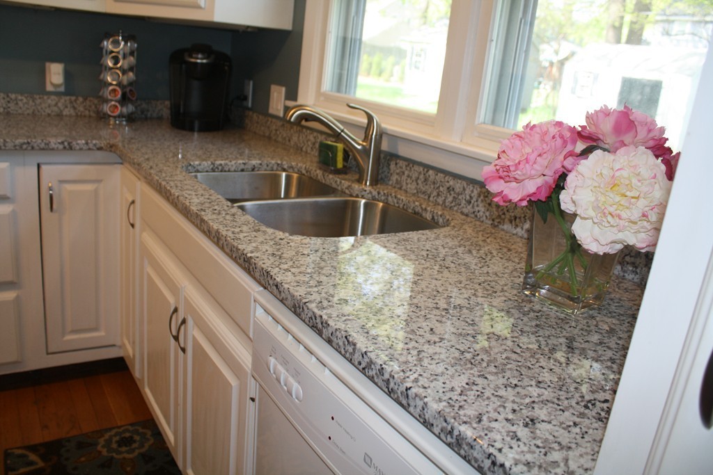 19 Westbrook Road Worcester, MA 01602 - Photo 4 of 30 Gallery Image 4