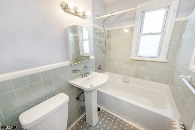 $1,450 | 23 Carpenter Terrace North, Belleville, NJ 07109