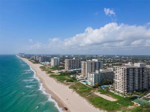 $385,000 | 1900 South Ocean Boulevard, Unit 8L, Lauderdale-by-the-Sea, FL 33062