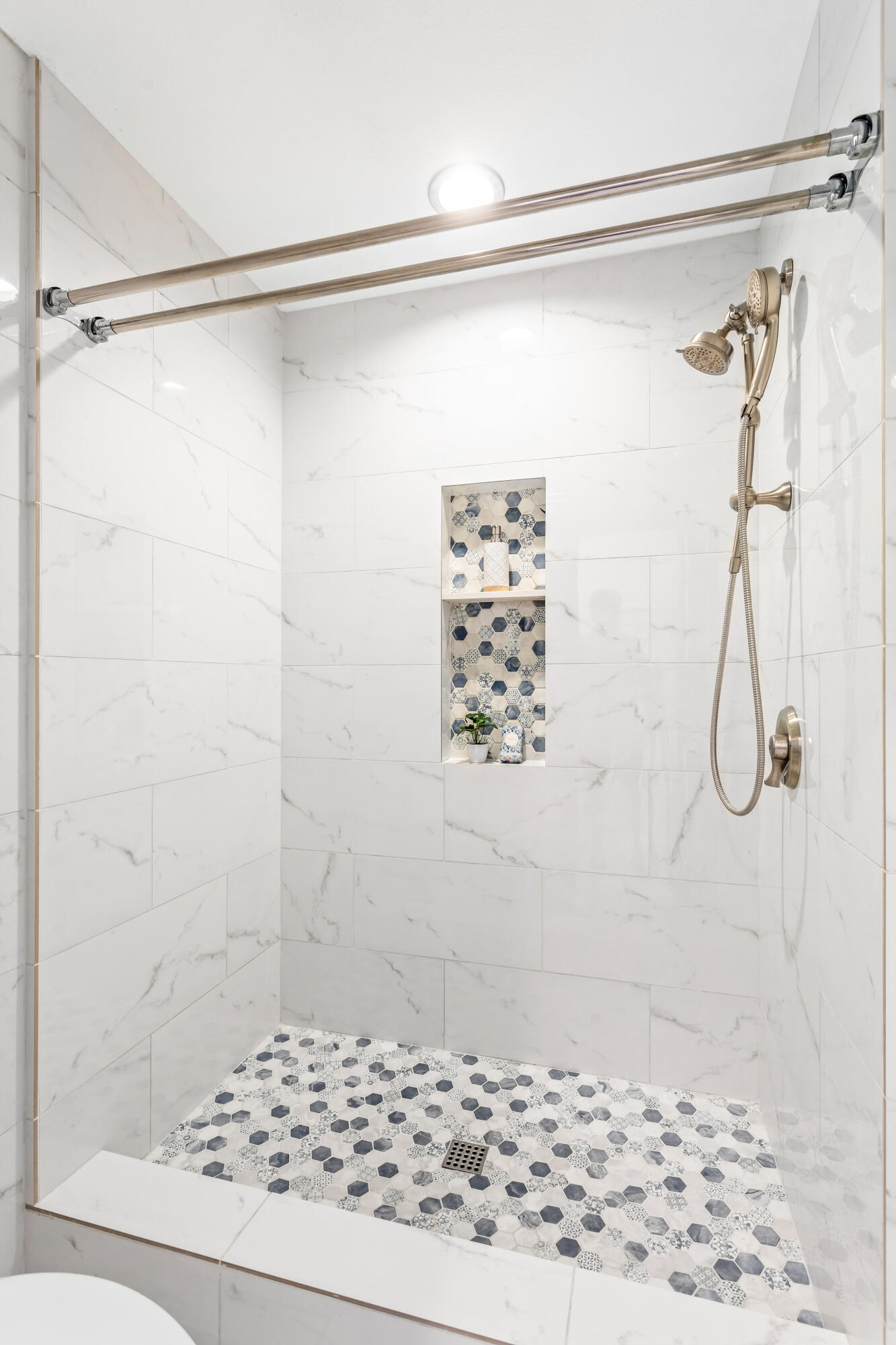 5510 Armitos Avenue, Unit 4 Goleta, CA 93117 - Photo 12 of 17 12