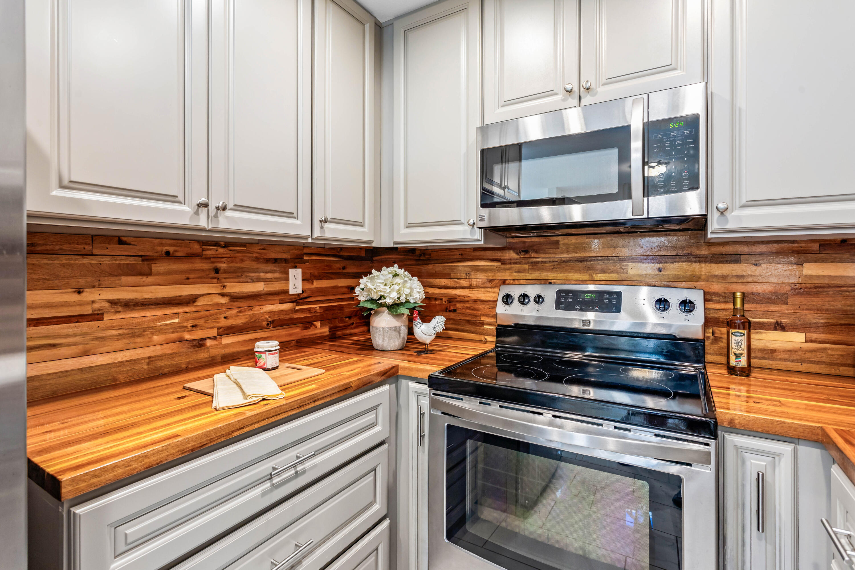 5510 Armitos Avenue, Unit 4 Goleta, CA 93117 - Photo 9 of 17 9