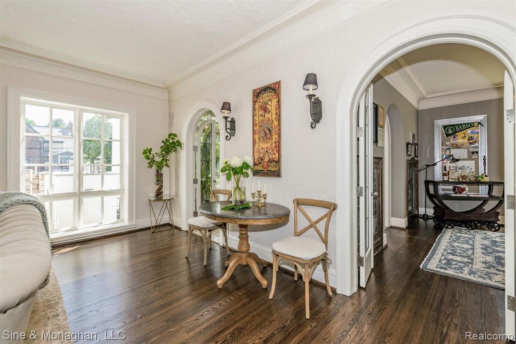1040 Devonshire Road Grosse Pointe Park, MI 48230 - Photo 10 of 95