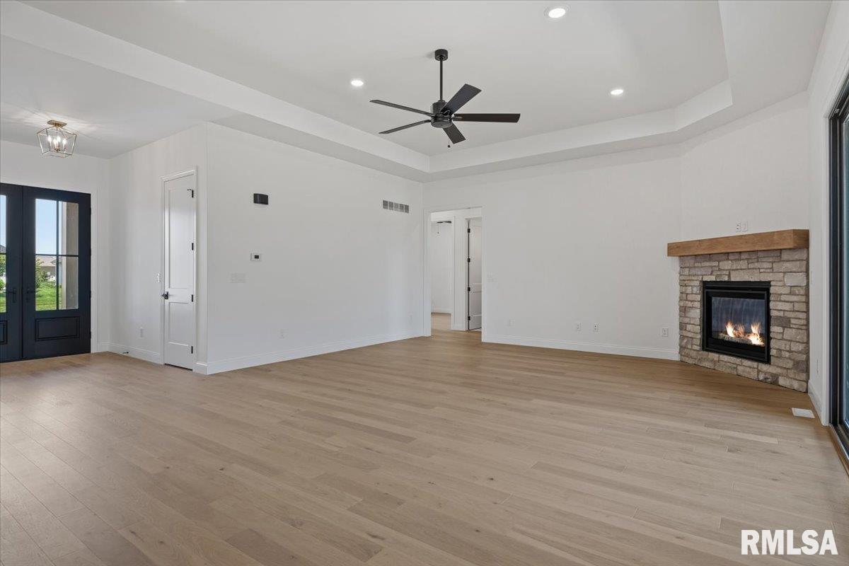 4712 Berkshire Crossing Springfield, IL 62711 - Photo 8 of 59