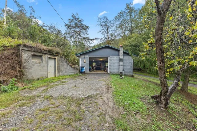 $375,000 | 177 Helton Hollow Road, Eidson, TN 37731