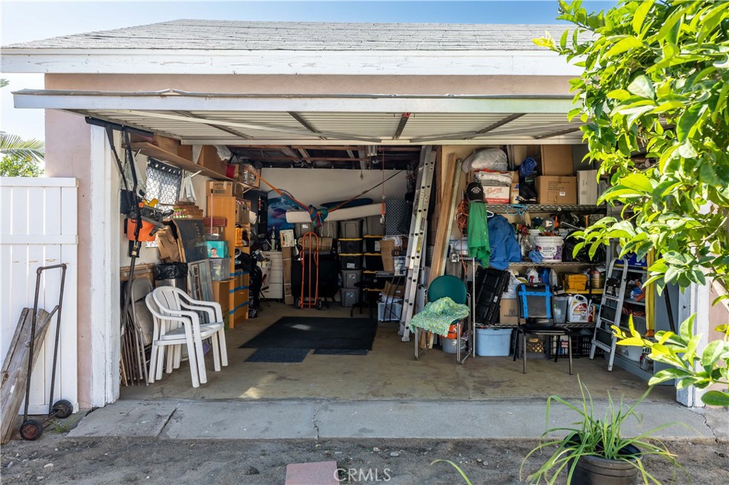 11203 Sheldon Street Sun Valley, CA 91352 - Photo 35 of 57 Garage