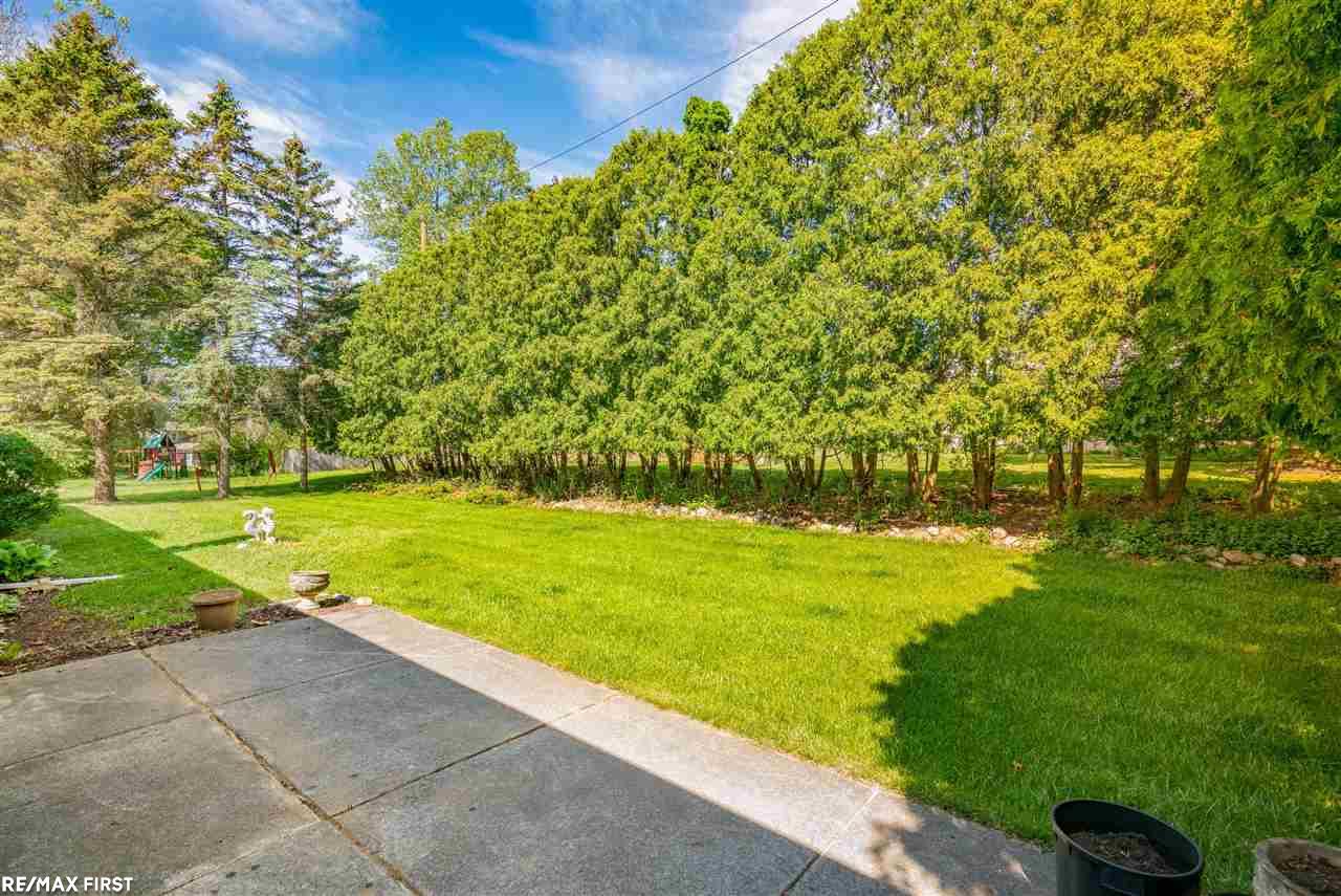 2098 Chalet Drive Rochester Hills, MI 48309 - Photo 33 of 36