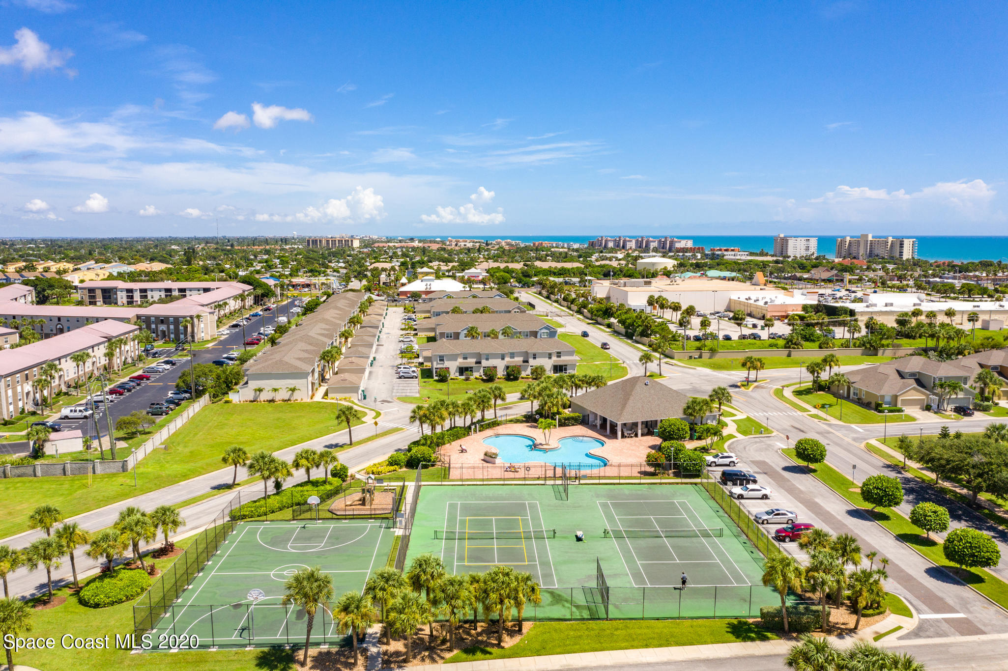 153 Babylon Lane Melbourne, FL 32903 - Photo 28 of 32 an aerial view of residential houses with outdoor space