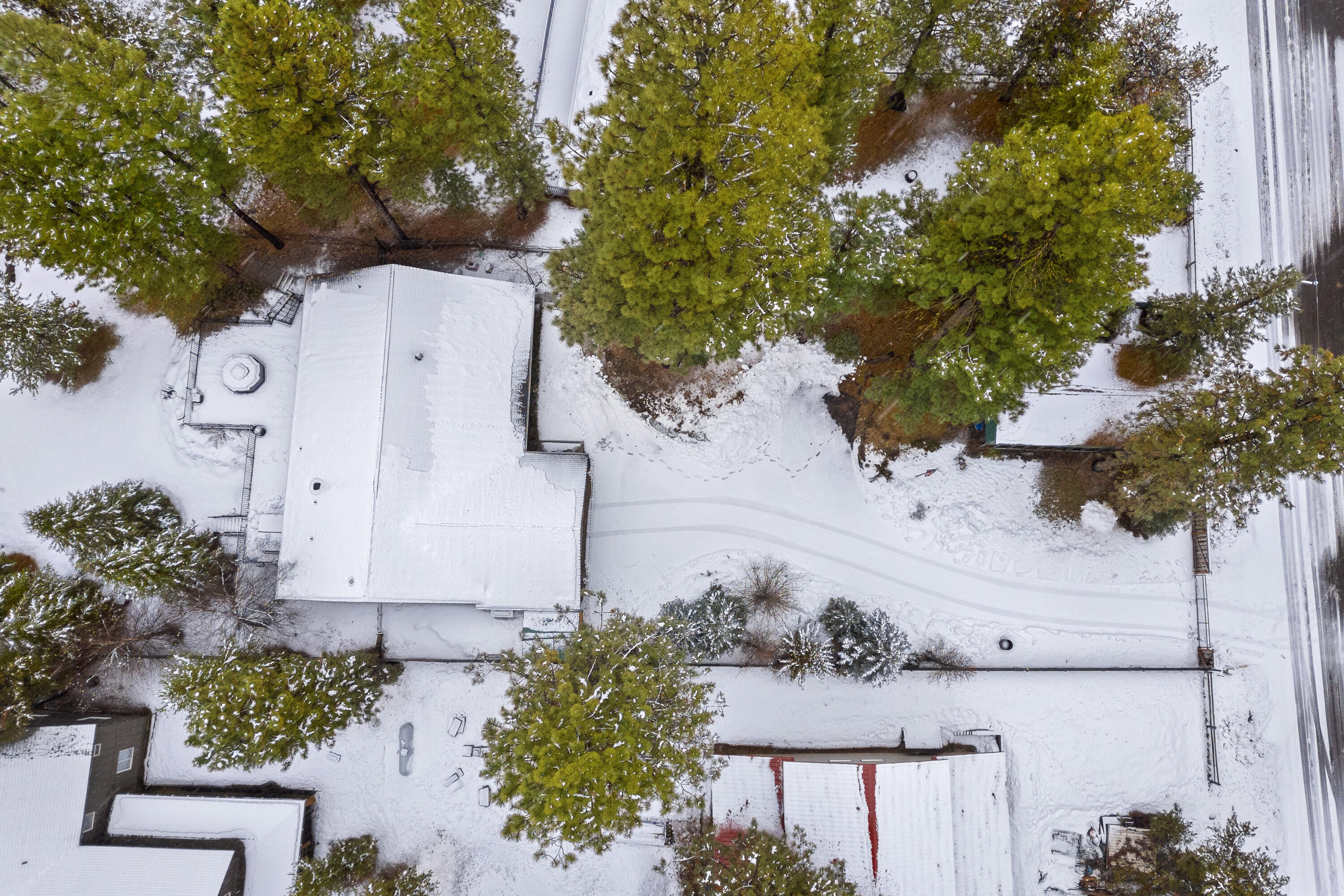 17178 Island Loop Way Bend, OR 97707 - Photo 35 of 38 DJI_0442