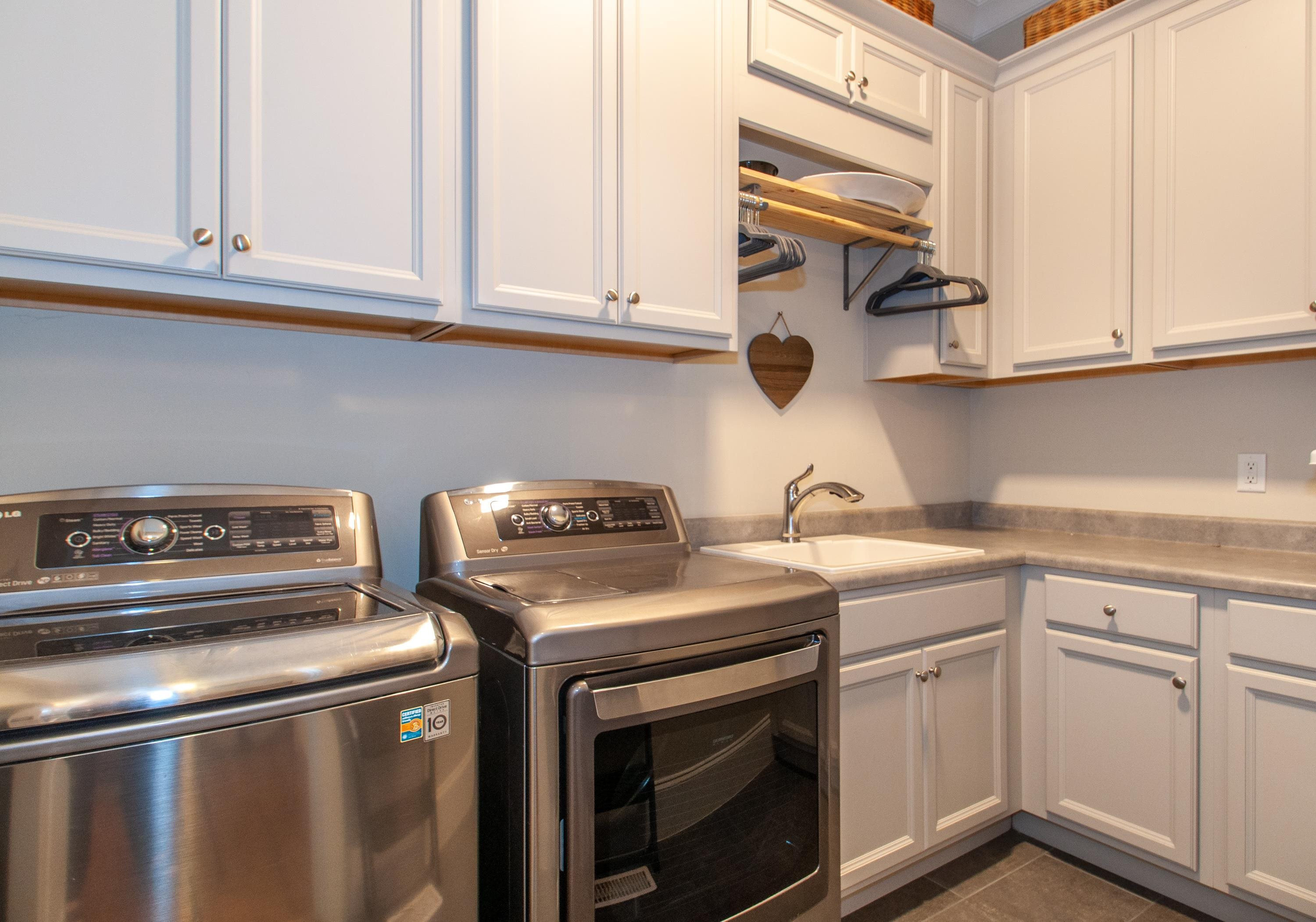 8628 Wapello Lane Raleigh, NC 27613 - Photo 31 of 35 Laundry