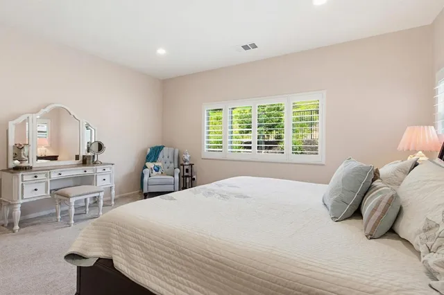 $855,000 | 220 Pantaneiro Place, Fallbrook, CA 92028