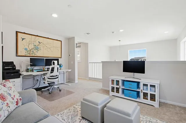 $855,000 | 220 Pantaneiro Place, Fallbrook, CA 92028