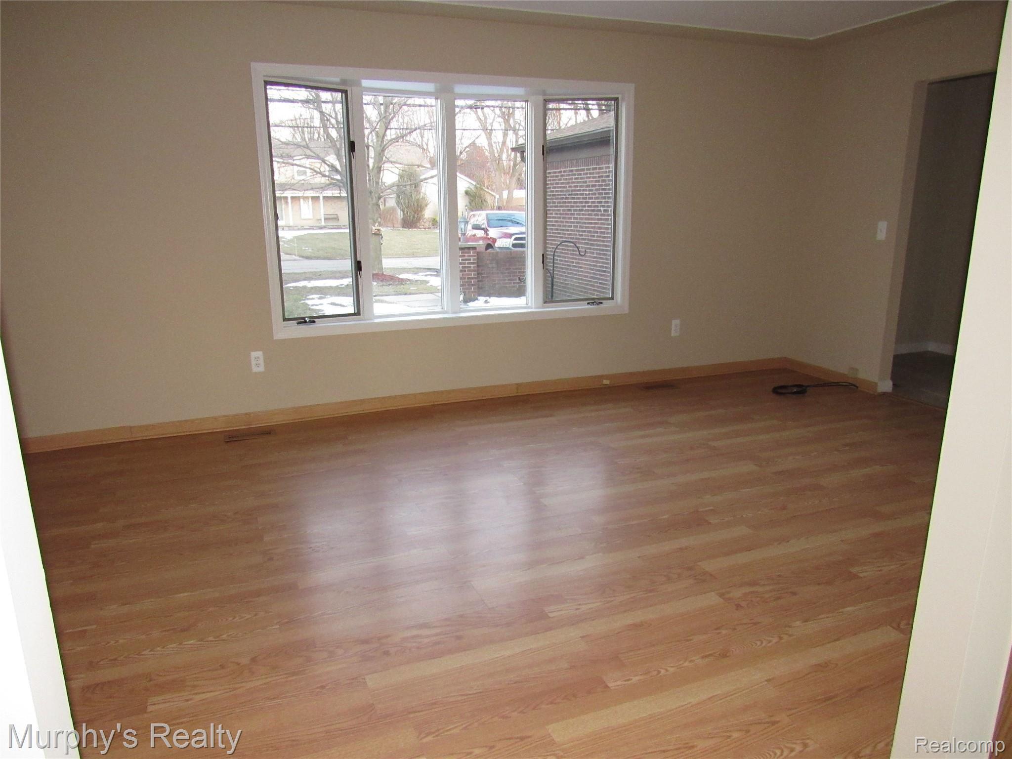 38501 Radde Street Clinton Township, MI 48036 - Photo 6 of 39 6.jpg