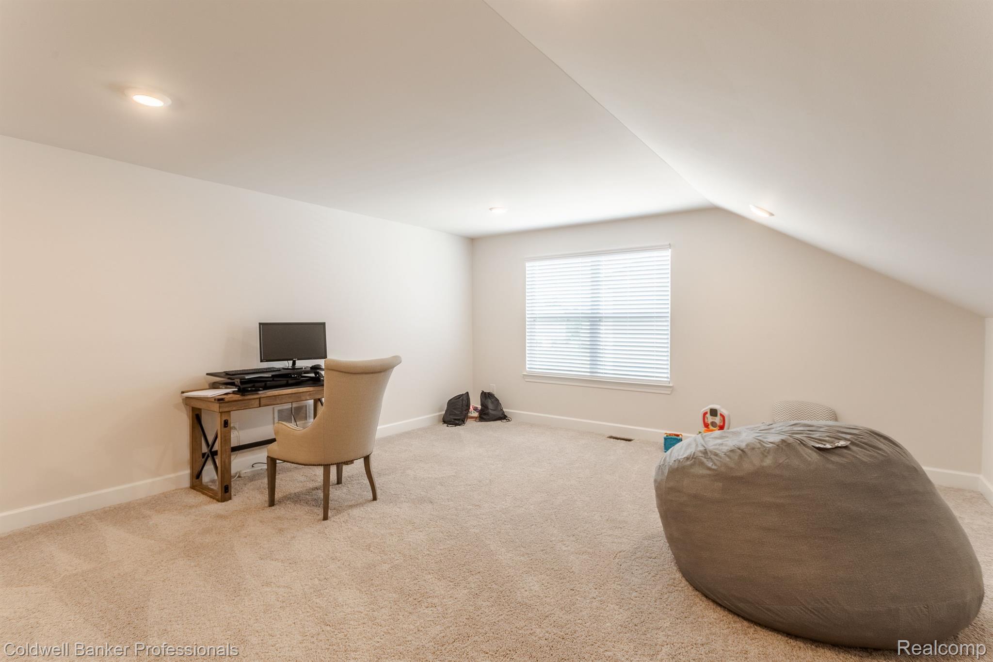 24263 Oak Ridge Boulevard South Lyon, MI 48178 - Photo 33 of 40 Gallery Image 33