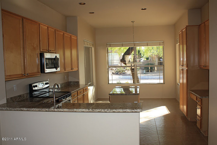 4366 East Briles Road Phoenix, AZ 85050 - Photo 11 of 14 Kitchen