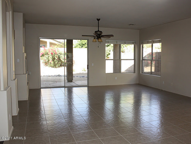 4366 East Briles Road Phoenix, AZ 85050 - Photo 4 of 14 Living Room - Great Room