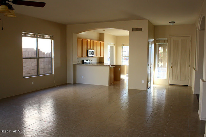 4366 East Briles Road Phoenix, AZ 85050 - Photo 8 of 14 Living Room - Great Room
