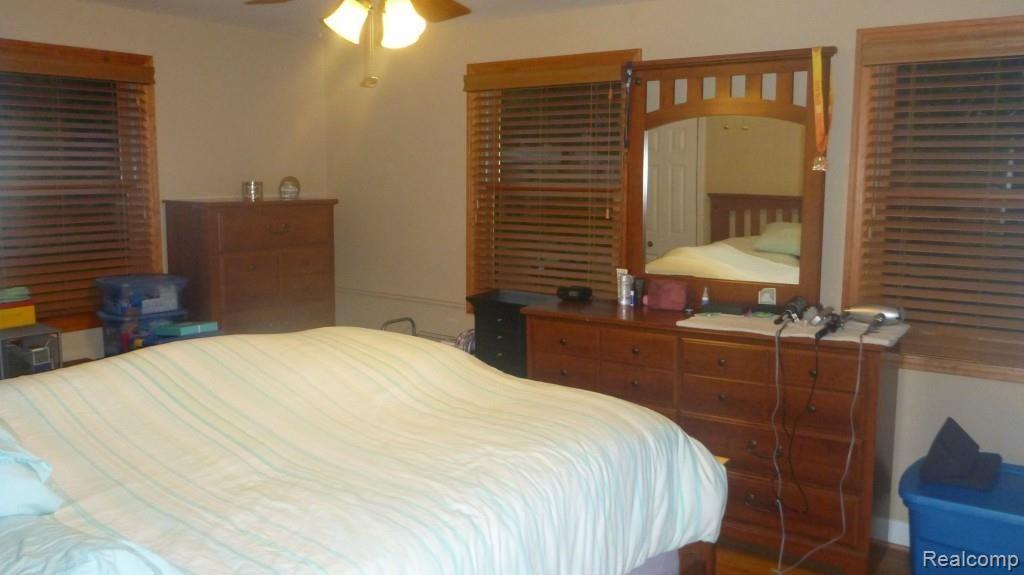 1920 Graefield Road Birmingham, MI 48009 - Photo 11 of 16 P1110078.jpg