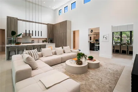 $4,995,000 | 6200 Southwest 83rd Avenue, Miami, FL 33143