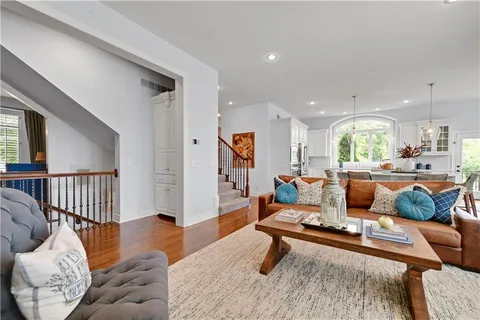 $1,125,000 | 14913 Ash Street, Leawood, KS 66224