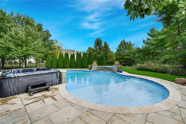 $1,125,000 | 14913 Ash Street, Leawood, KS 66224