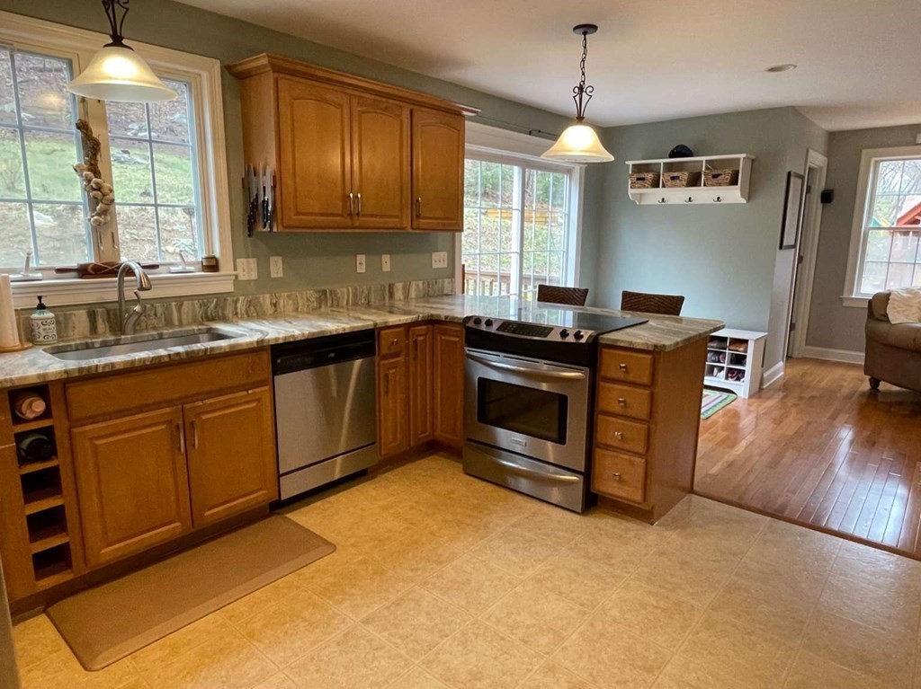 81 Allen Road Brookfield, MA 01506 - Photo 6 of 20
