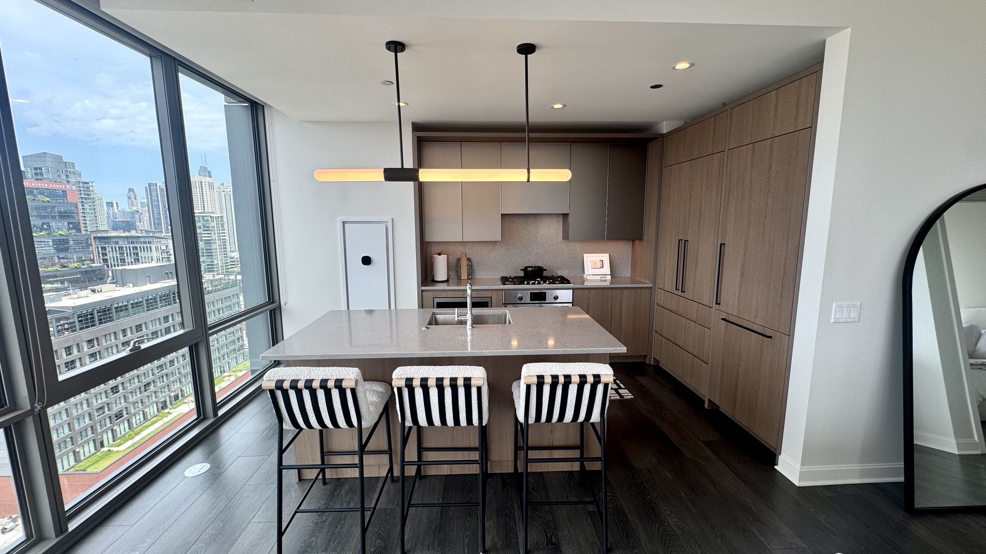 164 North Peoria Street, Unit 1902 Chicago, IL 60607 - Photo 5 of 18