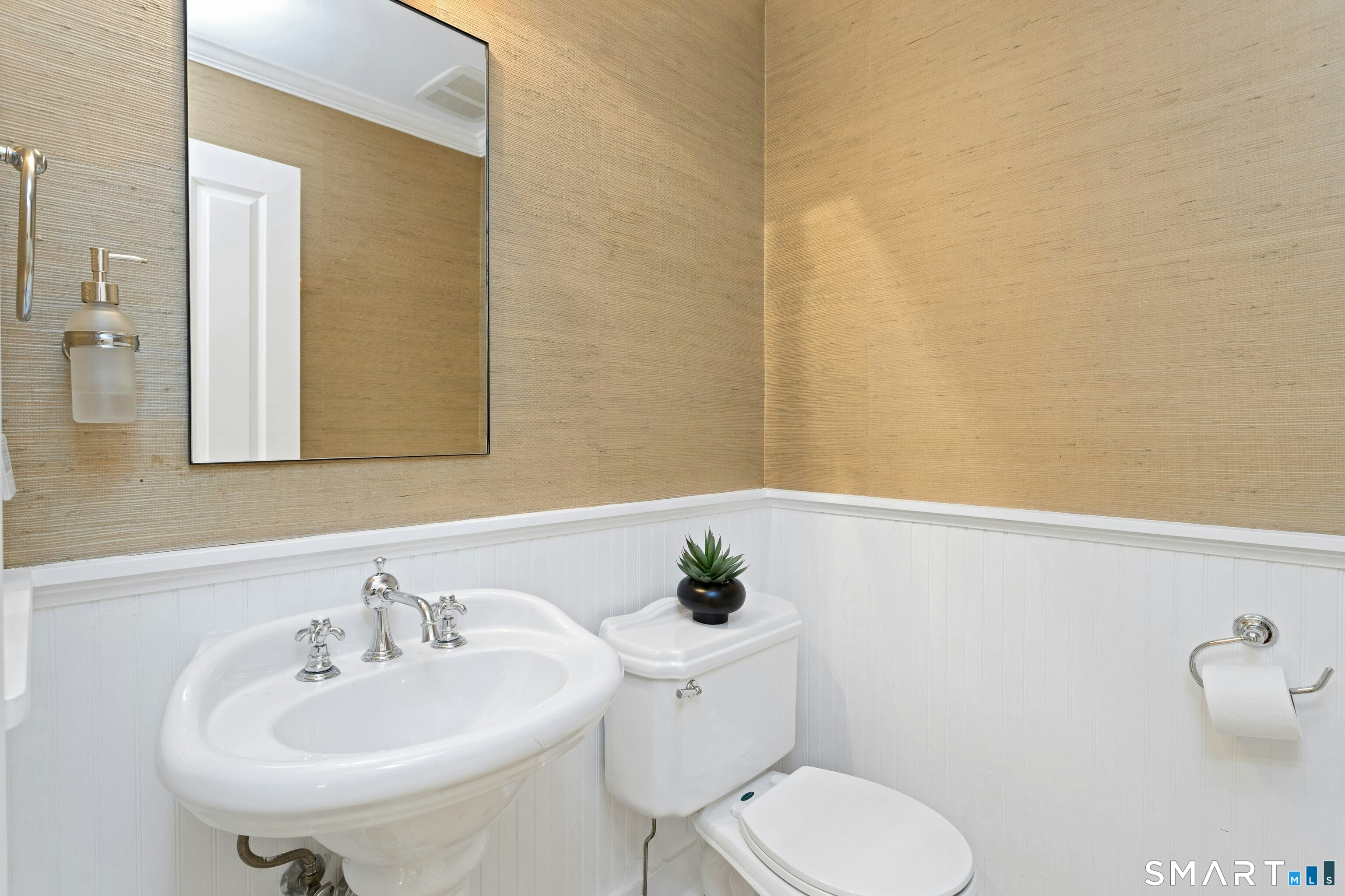 6 Searles Road Darien, CT 06820 - Photo 20 of 40 Gallery Image 20