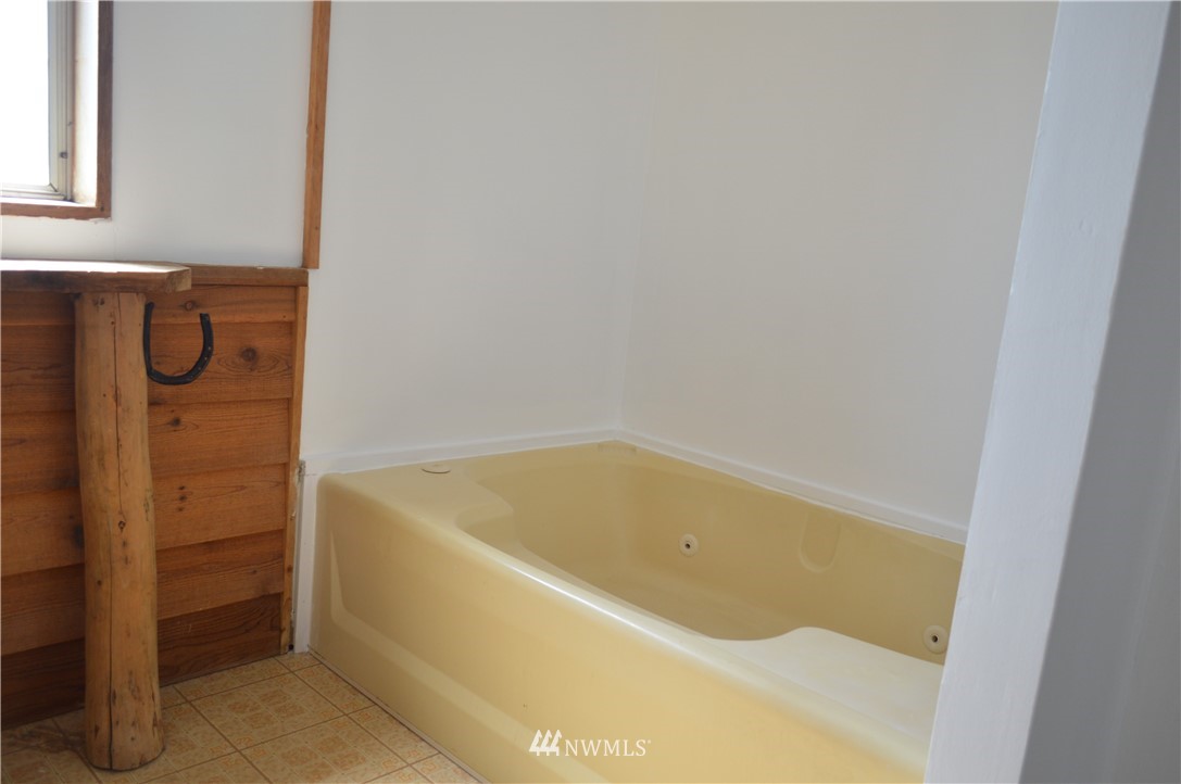 84 Horizon Flats Road Winthrop, WA 98862 - Photo 19 of 24 Gallery Image 19