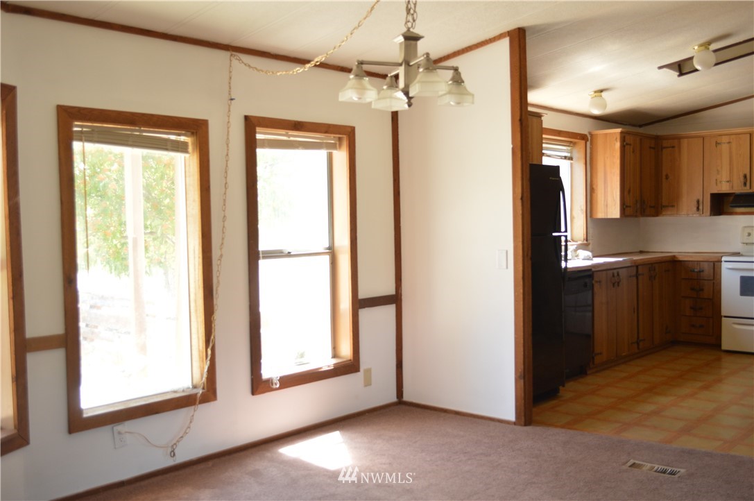 84 Horizon Flats Road Winthrop, WA 98862 - Photo 7 of 24 Gallery Image 7