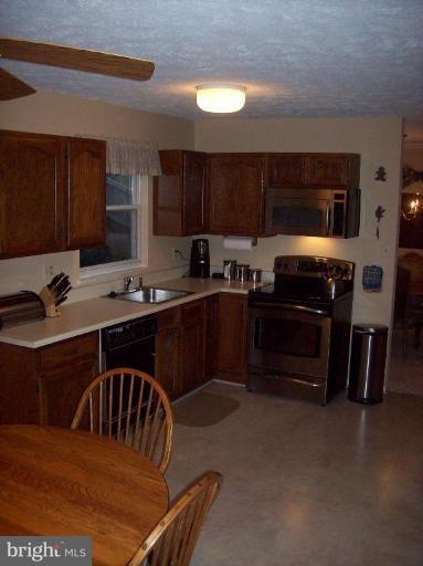 3136 Beethoven Way Silver Spring, MD 20904 - Photo 12 of 22 Large eat-in Country Kitchen