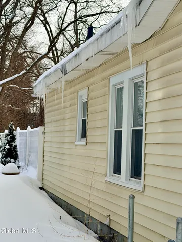 $199,900 | 18 Lawnwood Avenue, Schenectady, NY 12304