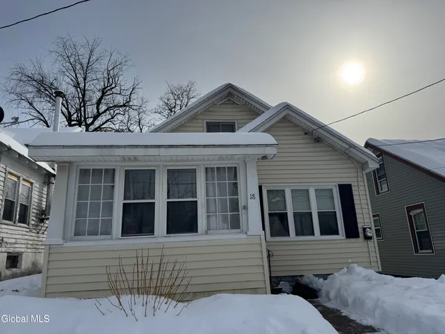 $199,900 | 18 Lawnwood Avenue, Schenectady, NY 12304