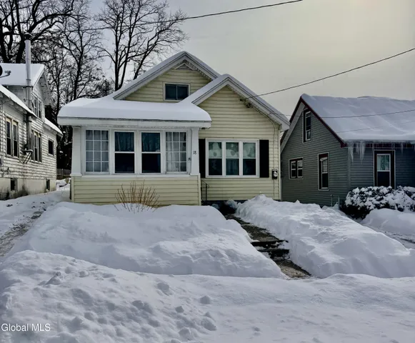$199,900 | 18 Lawnwood Avenue, Schenectady, NY 12304