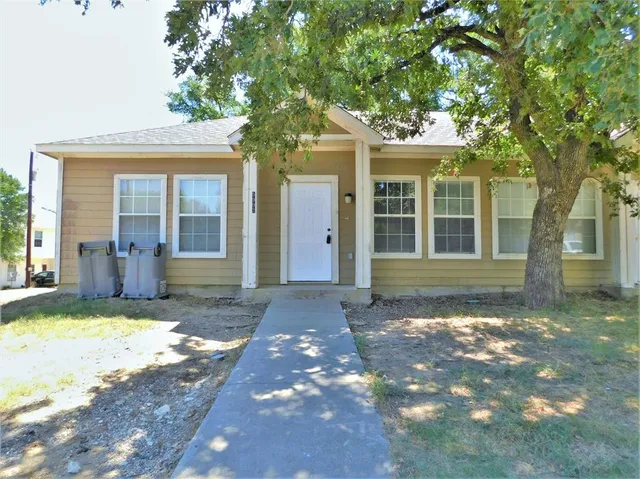 $1,195 | 5992-59 Robinwood Lane, Little Elm, TX 75068