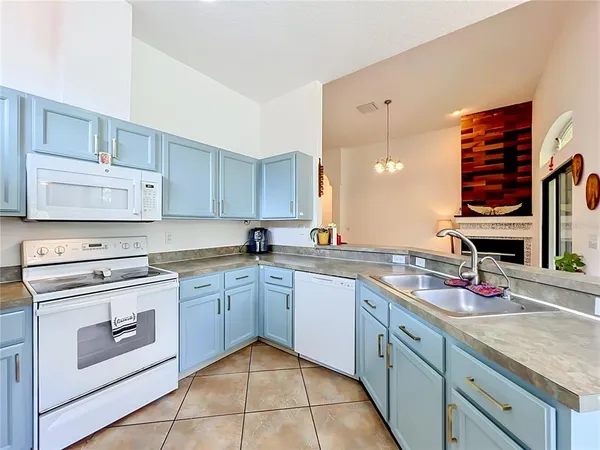 $3,200 | 2125 Emerald Green Circle, Oviedo, FL 32765