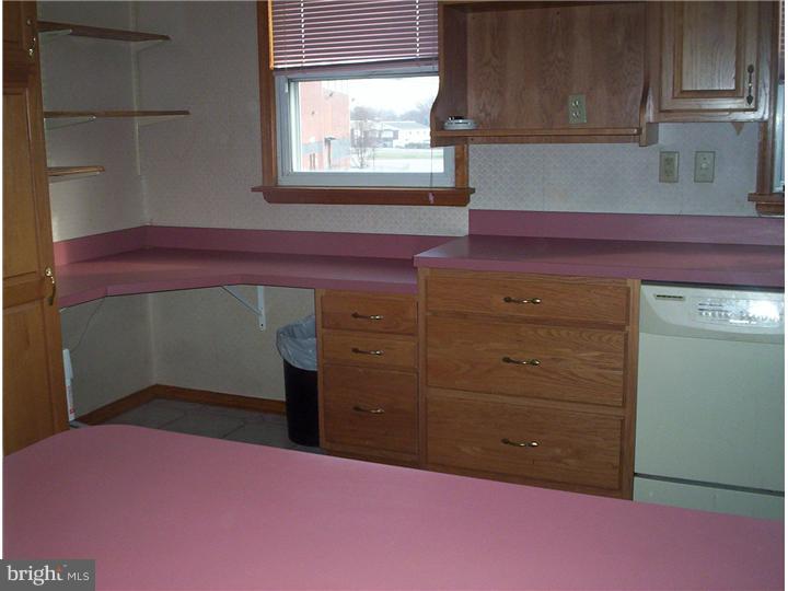 2860 Welsh Road Philadelphia, PA 19152 - Photo 3 of 4 Kitchen