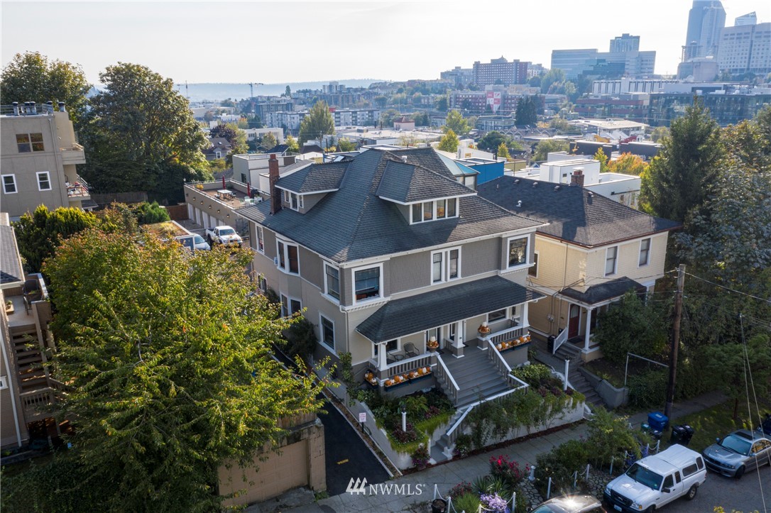 1415 East Spring Street Seattle, WA 98122 - Photo 36 of 38 an aerial view of a house with a garden