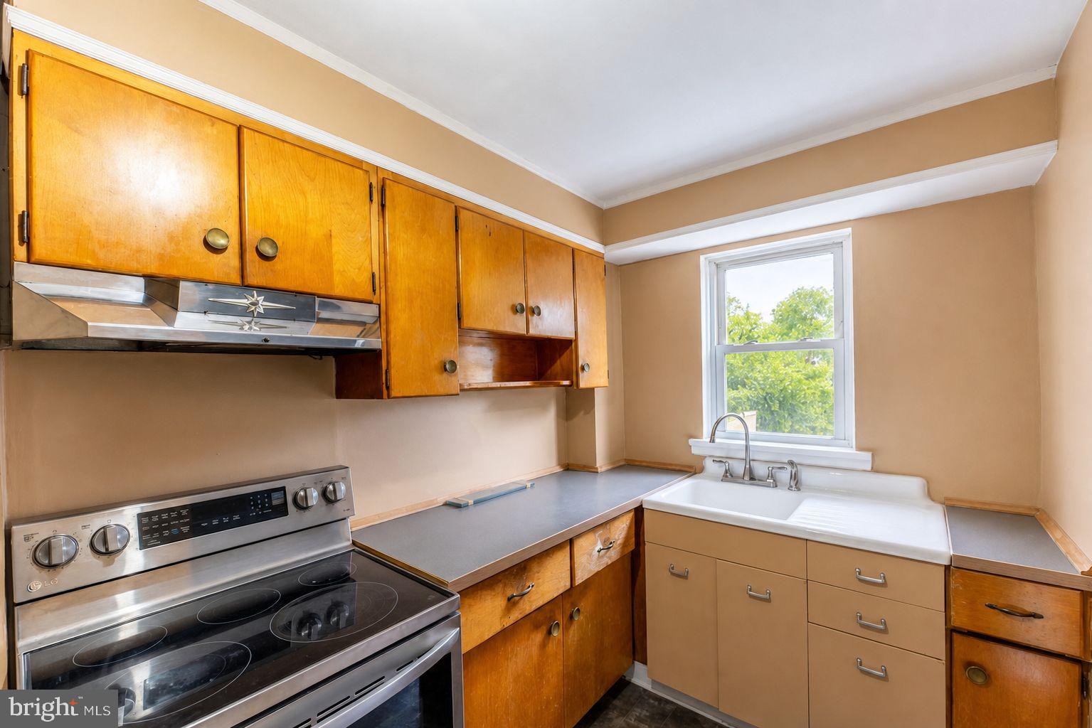 9 David Road Bridgeport, PA 19406 - Photo 12 of 28 Kitchen