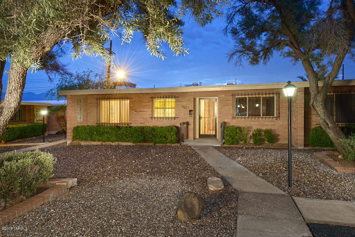1928 West Anklam Road, Unit 14 Tucson, AZ 85745 - Photo 1 of 20