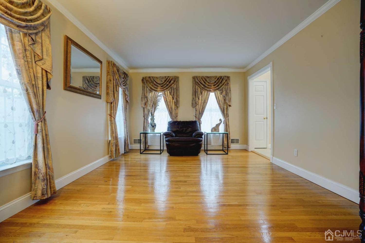 9 Troy Street Edison, NJ 08820 - Photo 12 of 38 Gallery Image 12