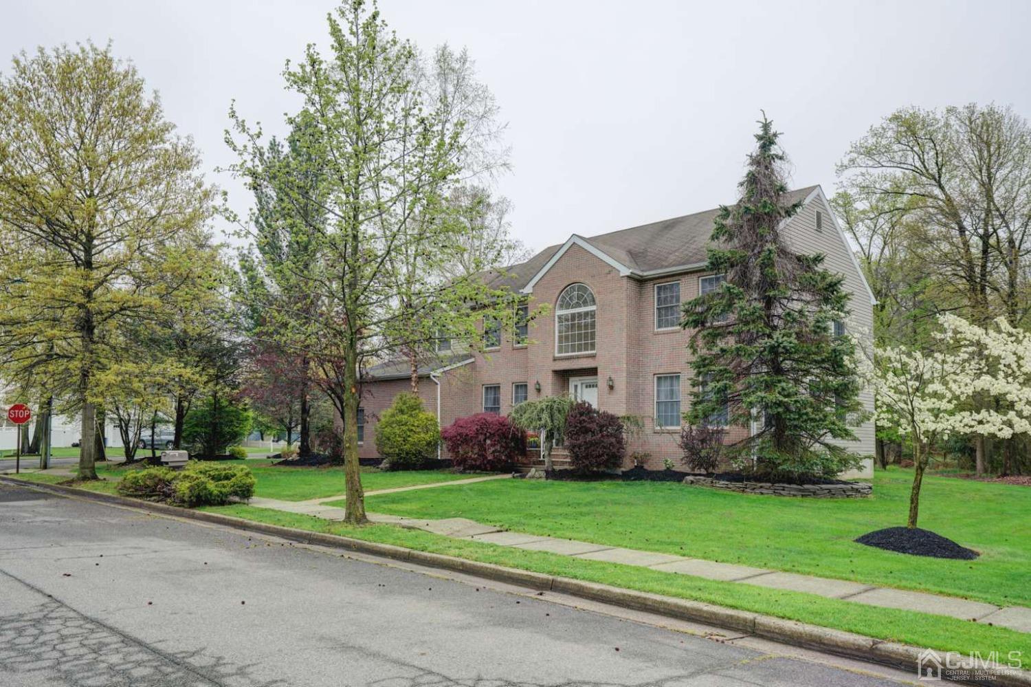 9 Troy Street Edison, NJ 08820 - Photo 2 of 38 Gallery Image 2