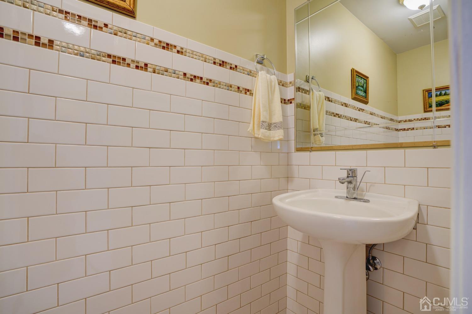 9 Troy Street Edison, NJ 08820 - Photo 24 of 38 Gallery Image 24